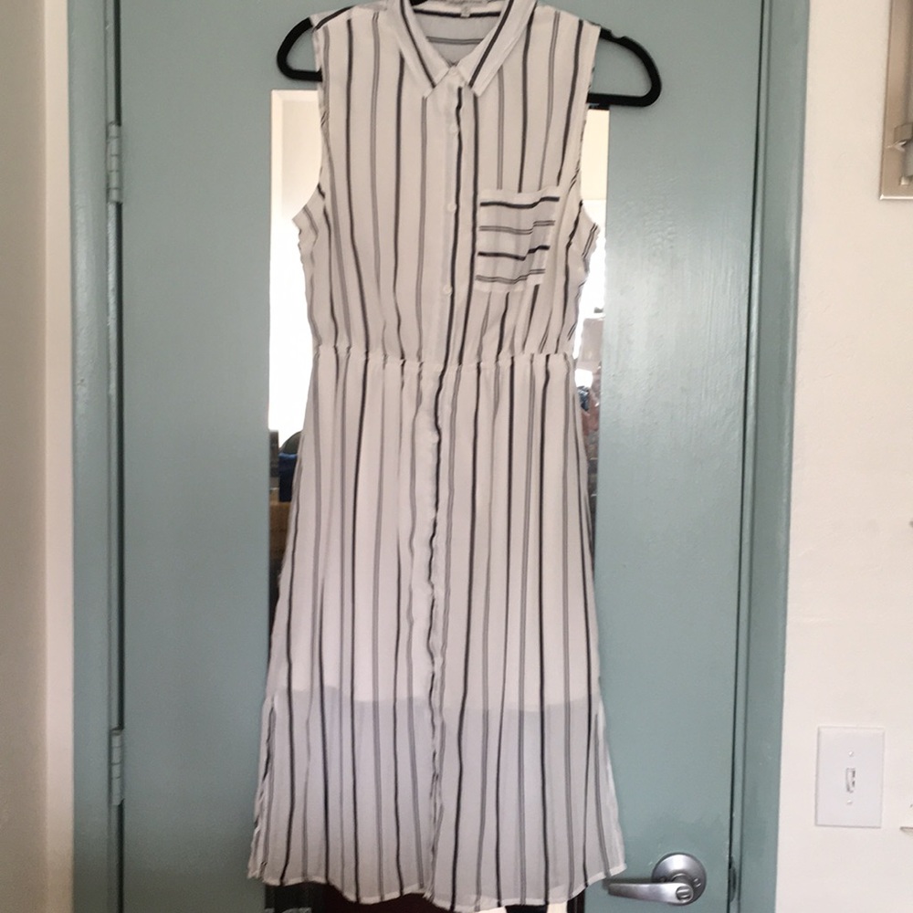 White midi dress w navy stripes
